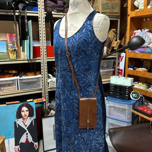 HOBO crossbody wallet/phone case. NWOT - Picture 7 of 7